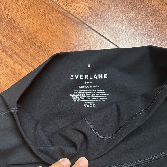 Everlane black bicycle shorts size XS - Picture 2 of 3